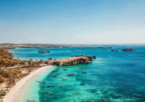 pink beach lombok